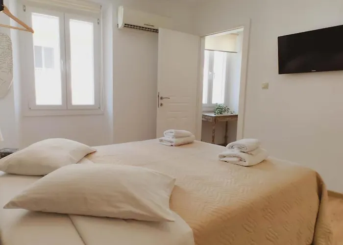 Appartement Theotoki 2 *